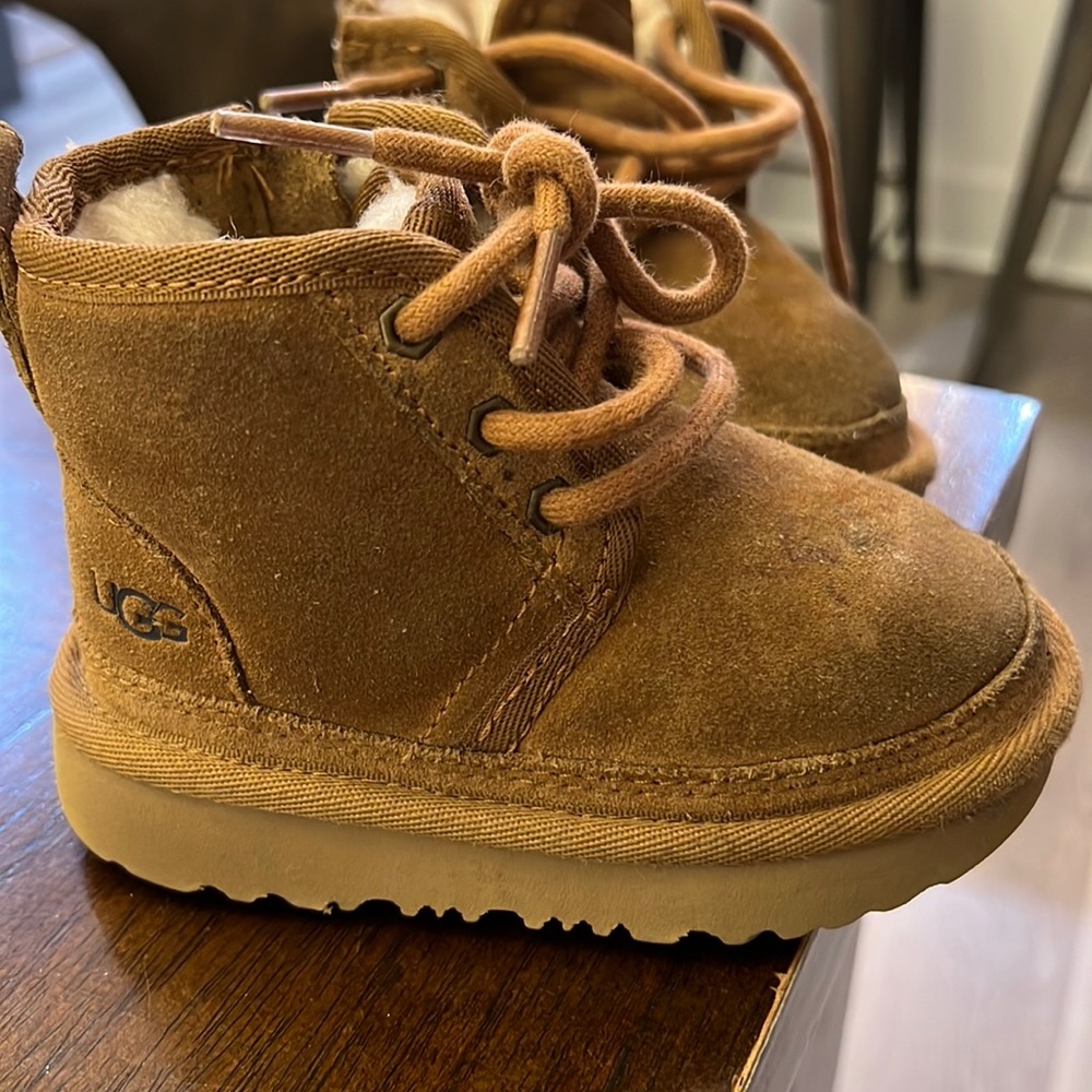 Ugg neumell boots size 5 toddler